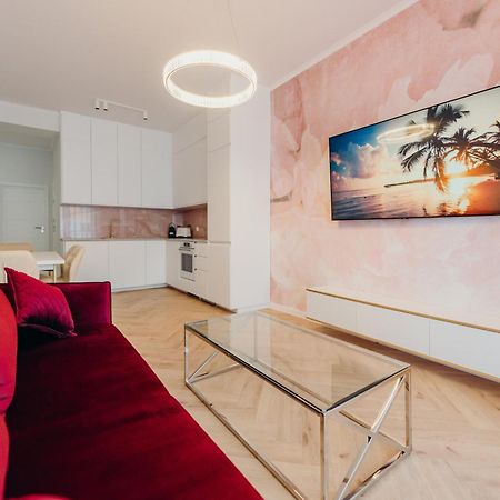 3 Bedrooms Premium Bella Rosa For 8 Guests With Ac And Underground Parking Rzeszów Zewnętrze zdjęcie