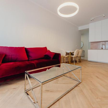 3 Bedrooms Premium Bella Rosa For 8 Guests With Ac And Underground Parking Rzeszów Zewnętrze zdjęcie