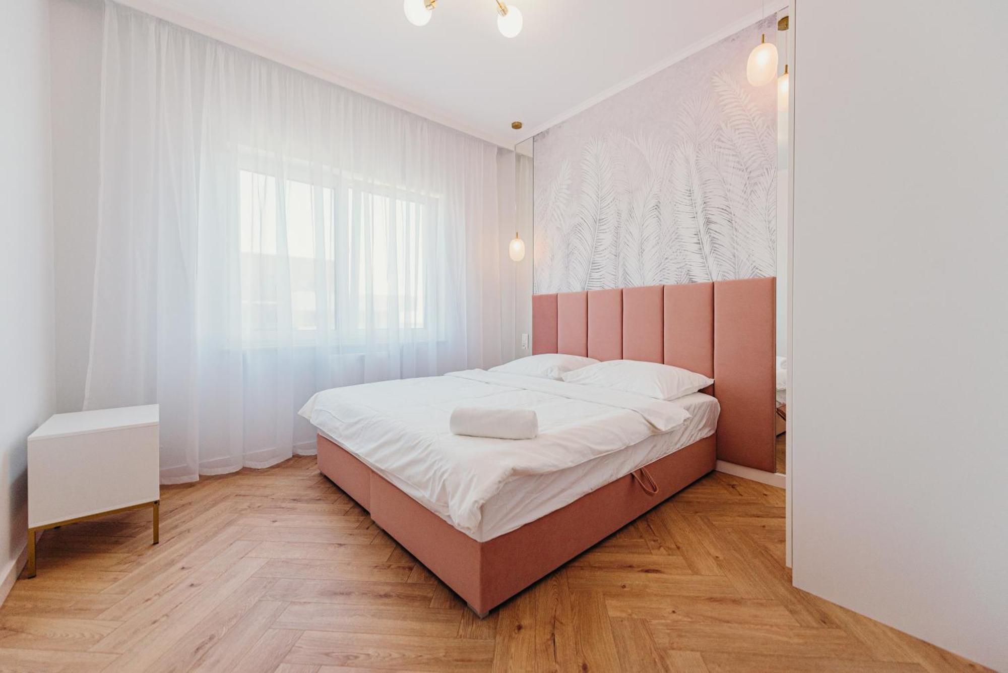 3 Bedrooms Premium Bella Rosa For 8 Guests With Ac And Underground Parking Rzeszów Zewnętrze zdjęcie