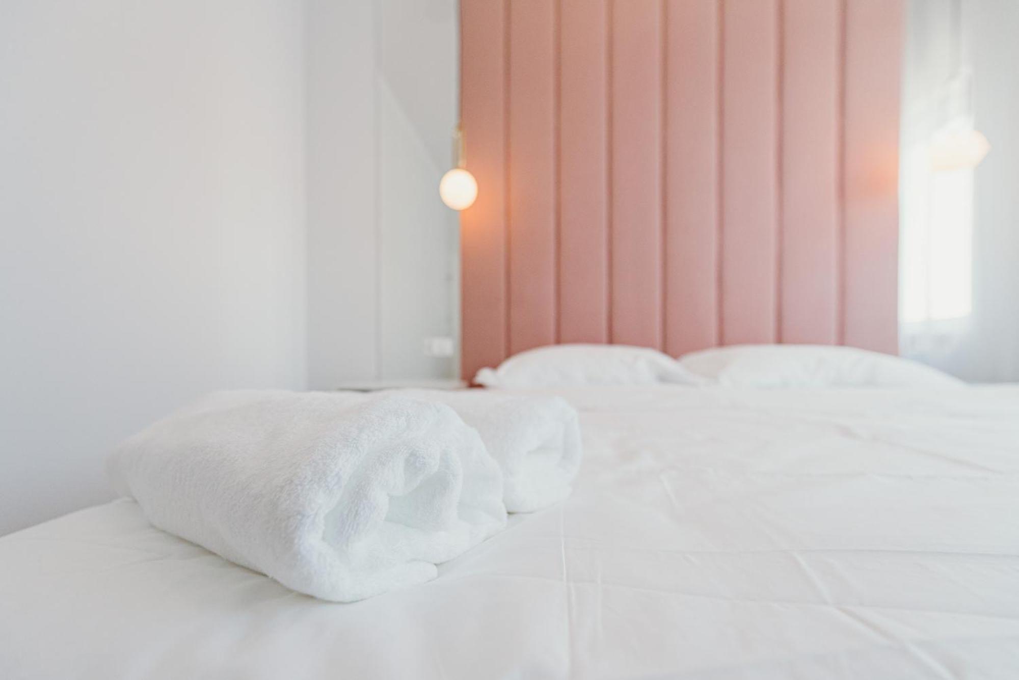 3 Bedrooms Premium Bella Rosa For 8 Guests With Ac And Underground Parking Rzeszów Zewnętrze zdjęcie